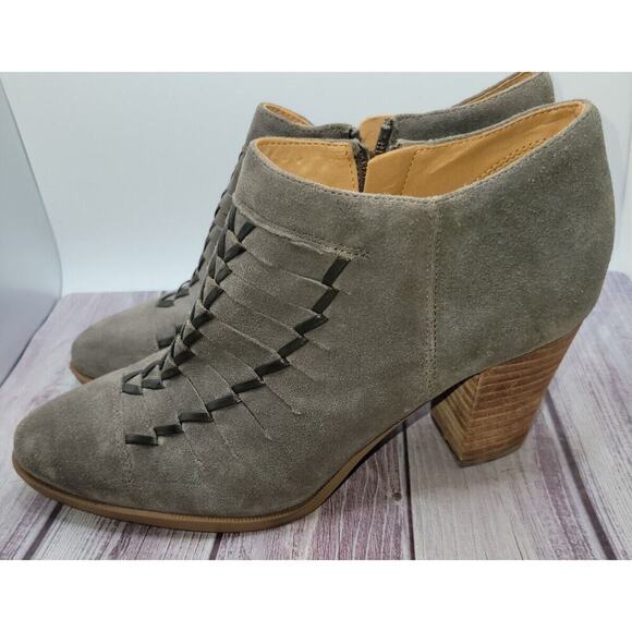Franco Sarto Women's Dimona Boot Size 8 Block Heel Gray Suede Woven Slits - Picture 3 of 8